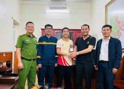 Thanh Hóa: Người dân xúc động khi nhận lại 500 triệu đồng chuyển nhầm từ cán bộ Cảnh sát PCCC