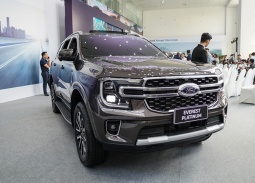 Doanh số bán xe gầm cao bùng nổ trong nửa đầu năm 2025
