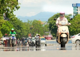 Dự báo thời tiết ngày 13/8: Bắc Bộ nắng nóng, Trung Bộ đón mưa dông 