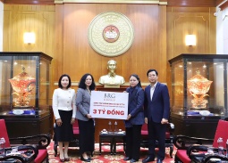 Tập đoàn BRG và Ngân hàng SeABank trao 5 tỷ đồng ủng hộ đồng bào khắc phục hậu quả thiên tai