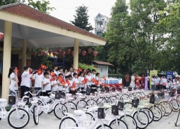  Mela đồng hành cùng Trẻ em: Trao tặng xe đạp và nhu yếu phẩm tại Làng trẻ em SOS Việt Trì - Phú Thọ