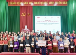 Dai-ichi Life Việt Nam hỗ trợ 3,8 tỷ đồng giúp người dân tái thiết cuộc sống sau thiên tai