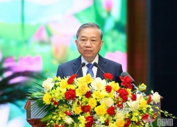 Quân đội nhân dân vững bước dưới cờ Đảng quang vinh 