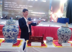 Nhiều vật phẩm có giá trị cùng xuất hiện tại Chương trình Giao lưu cổ vật và trang sức thiết kế đặc sắc 2025