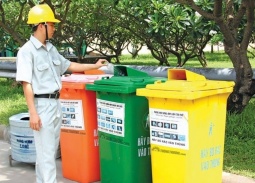 Hà Nội: Sẽ bị từ chối thu gom nếu không phân loại rác thải