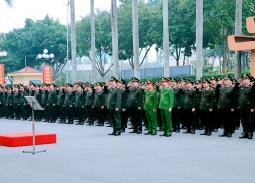 Công an tỉnh Ninh Bình tổ chức chào cờ tháng đầu tiên năm Dương lịch 2026