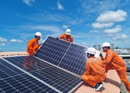 Bộ Công Thương đề xuất nới tỷ lệ bán điện mặt trời mái nhà đến năm 2030