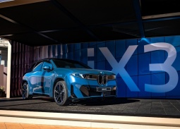 BMW iX3 ra mắt tại triển lãm CES 2026