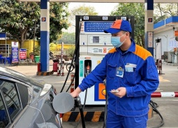 Giá xăng giảm nhẹ, dầu tăng mạnh từ 15h chiều nay