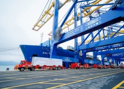 Năm 2025, thương mại Việt Nam - Singapore đạt gần 40 tỷ SGD