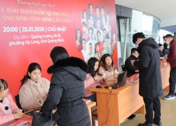 Người dân háo hức đổi vé Concert Quảng Ninh