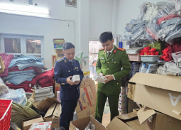 Thanh Hóa: Phát hiện và buộc tiêu hủy 335 sản phẩm thực phẩm không rõ nguồn gốc