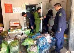 Thanh Hóa: Thu giữ hơn 1 tấn thực phẩm không rõ nguồn gốc chuẩn bị tuồn ra thị trường