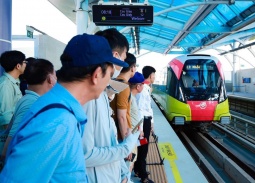 Từ hôm nay (1/2), Hà Nội Metro áp dụng 100% cổng soát vé định danh