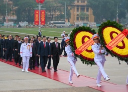 Lãnh đạo Đảng, Nhà nước vào Lăng viếng Chủ tịch Hồ Chí Minh nhân kỷ niệm 96 năm Ngày thành lập Đảng