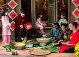 Làng nghề bánh chưng Hùng Lô tất bật những ngày cận Tết