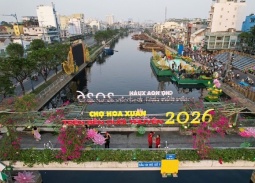 Chợ hoa 'Trên bến dưới thuyền': Điểm check-in rực rỡ sắc xuân giữa lòng Sài Gòn