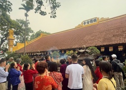 Du lịch Hà Nội khởi sắc đầu năm với gần 600.000 lượt khách, thu hơn 2.200 tỉ