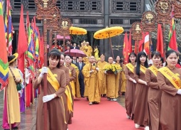 Khai hội chùa Bái Đính 2026: Hàng nghìn du khách đội mưa về 'miền đất cổ'