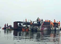 Khẩn trương điều tra nguyên nhân vụ chìm tàu chở khách trên hồ Thác Bà