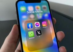 Bộ Công an đề xuất các trường hợp khóa tạm thời, vĩnh viễn tài khoản mạng xã hội vi phạm