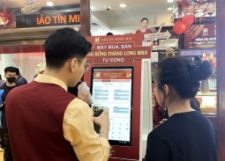 'Sốt vàng' gần ngày 'vía Thần Tài', doanh nghiệp lắp máy bán vàng tự động
