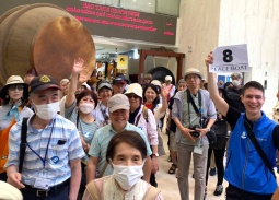 Quảng Ninh đón 4,1 triệu lượt khách, doanh thu vượt 10.000 tỷ đồng trong 2 tháng đầu năm