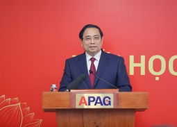 Thủ tướng: Nếu thể chế kiến tạo là 'đường ray' thì năng lực quản trị chính là 'đầu tàu' 