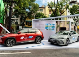 Bảng giá xe Toyota tháng 3/2026: Doanh số bùng nổ, xe Hybrid chiếm ưu thế