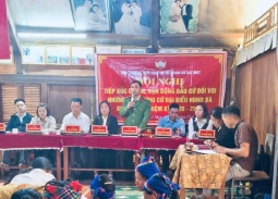 Thanh Hóa: “Đi từng nhà, đến từng thuyền” tuyên truyền công tác bầu cử