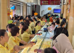 Giá vàng ngày 12/3: Vàng SJC quanh mốc 186 triệu đồng, thị trường 'giằng co' kịch tính