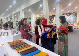 Chuyển đổi số làng nghề Hà Nội: 'Đòn bẩy' đưa sản phẩm truyền thống vươn tầm quốc tế