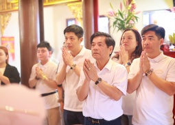 Hội Mỹ nghệ Kim hoàn Đá quý Việt Nam dâng hương báo ân ông Tổ ngành kim hoàn tại Huế 