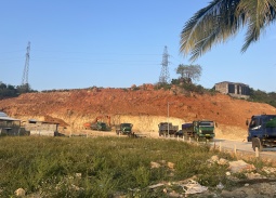 Khánh Hòa: Bắt quả tang khai thác, vận chuyển đất trái phép quy mô lớn tại xã Diên Lạc