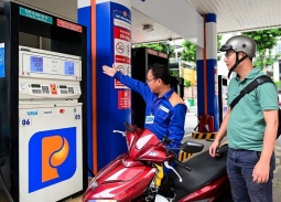 Giá xăng dầu đồng loạt giảm mạnh, dầu diesel hạ gần 2.000 đồng/lít