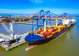 Miễn nhiều lệ phí vận tải để tiếp sức doanh nghiệp