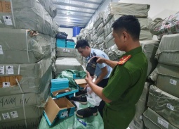 Phát hiện hơn 10.000 đôi giày không rõ nguồn gốc tại Hưng Yên