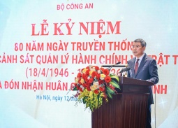 Thủ tướng: Chuyển mạnh tư duy từ 'quản lý' sang 'quản trị quốc gia hiện đại'