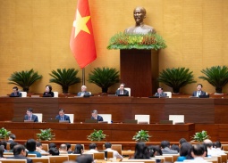 Tăng lương thế nào để vừa bảo đảm đời sống, phù hợp ngân sách?