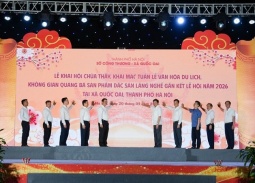 Khai mạc Lễ hội Chùa Thầy, gắn kết di sản văn hóa với quảng bá tinh hoa làng nghề Việt