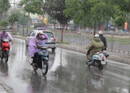 Dự báo thời tiết ngày 23/4: Bắc Bộ có mưa dông diện rộng