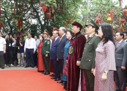 Tổng Bí thư, Chủ tịch nước Tô Lâm dâng hương tưởng niệm các Vua Hùng