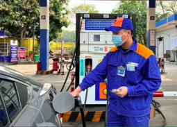 Giá xăng dầu đồng loạt tăng mạnh trước kỳ nghỉ lễ 30/4 và 1/5