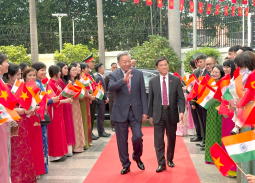 Tổng Bí thư, Chủ tịch nước Tô Lâm gặp gỡ cộng đồng người Việt Nam tại Ấn Độ