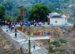 Đền Nàng Han điểm hội tụ tâm linh và trầm tích văn hóa giữa lòng hồ sông Đà