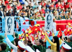 Ánh sáng Hồ Chí Minh soi đường cho chúng ta đi