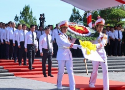 Thủ tướng Lê Minh Hưng dự lễ truy điệu và an táng hài cốt liệt sĩ tại tỉnh Quảng Trị