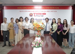 Trung ương Hội Nghệ nhân và Thương hiệu Việt Nam chúc mừng Thương hiệu và Pháp luật nhân ngày 21/6