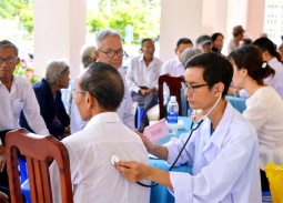 Từ năm 2026, người cao tuổi được khám sức khỏe định kỳ miễn phí ít nhất 1 lần/năm