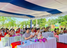 Thành Nhà Hồ khai mạc triển lãm ảnh “Di sản văn hóa phi vật thể vùng đất cố đô” 